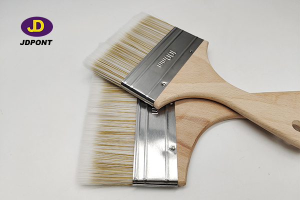 How to clean and maintain paint brushes?
